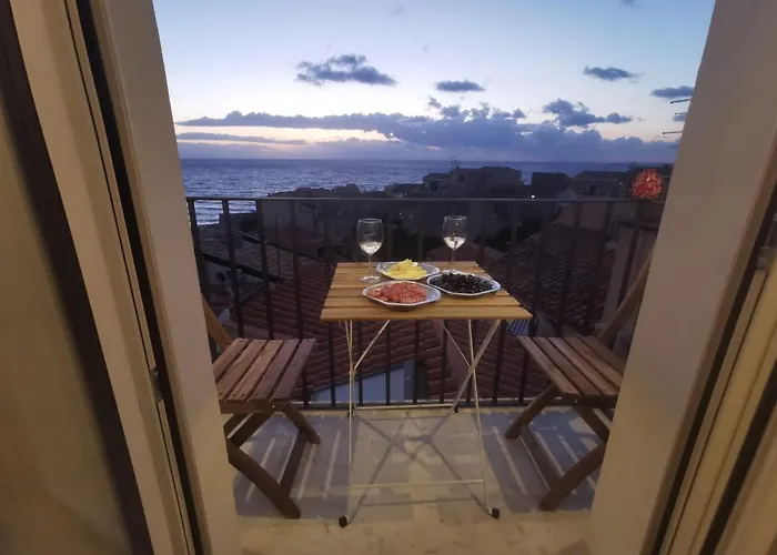 Idda, Vista Mozzafiato E Mare Dentro Casa