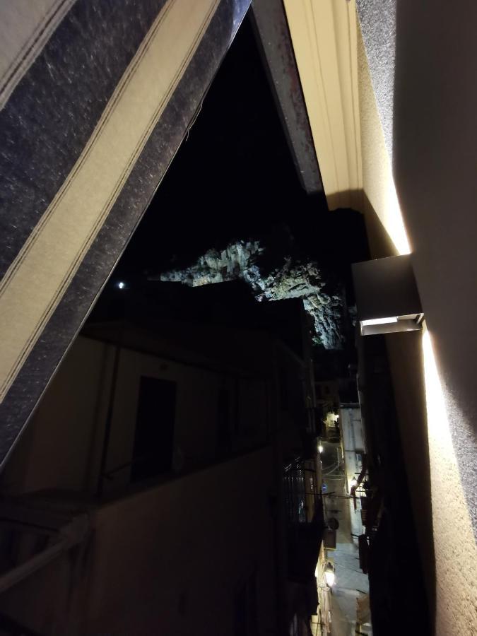 Apartment Idda, Vista Mozzafiato E Mare Dentro Casa
